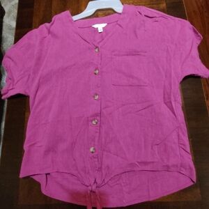 Woman's short sleeve shirt